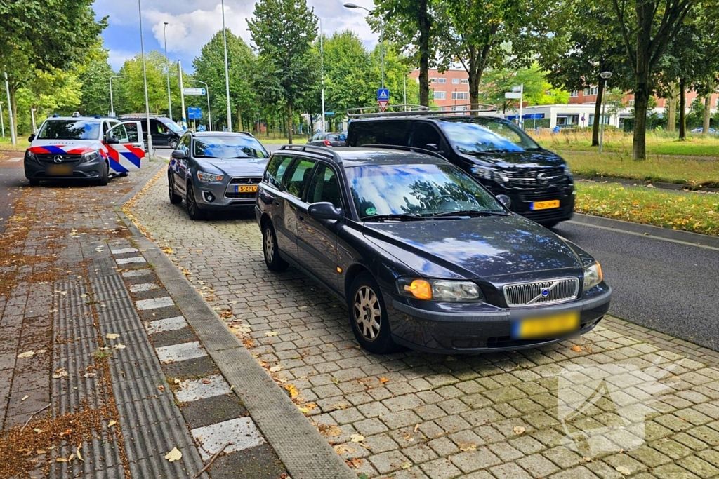 Weer is het raak op een rotonde fietsster aangereden