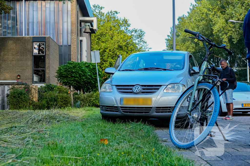 Tiener op fiets aangereden door automobilist