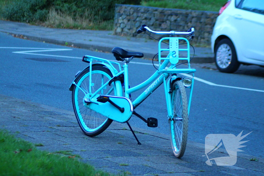 Fietsend kind gewond bij botsing met auto