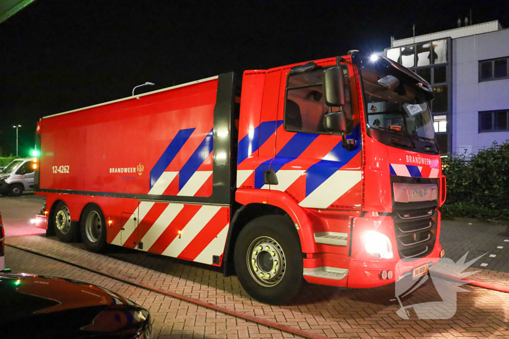 Cabine bestelbus uitgebrand bij hotel