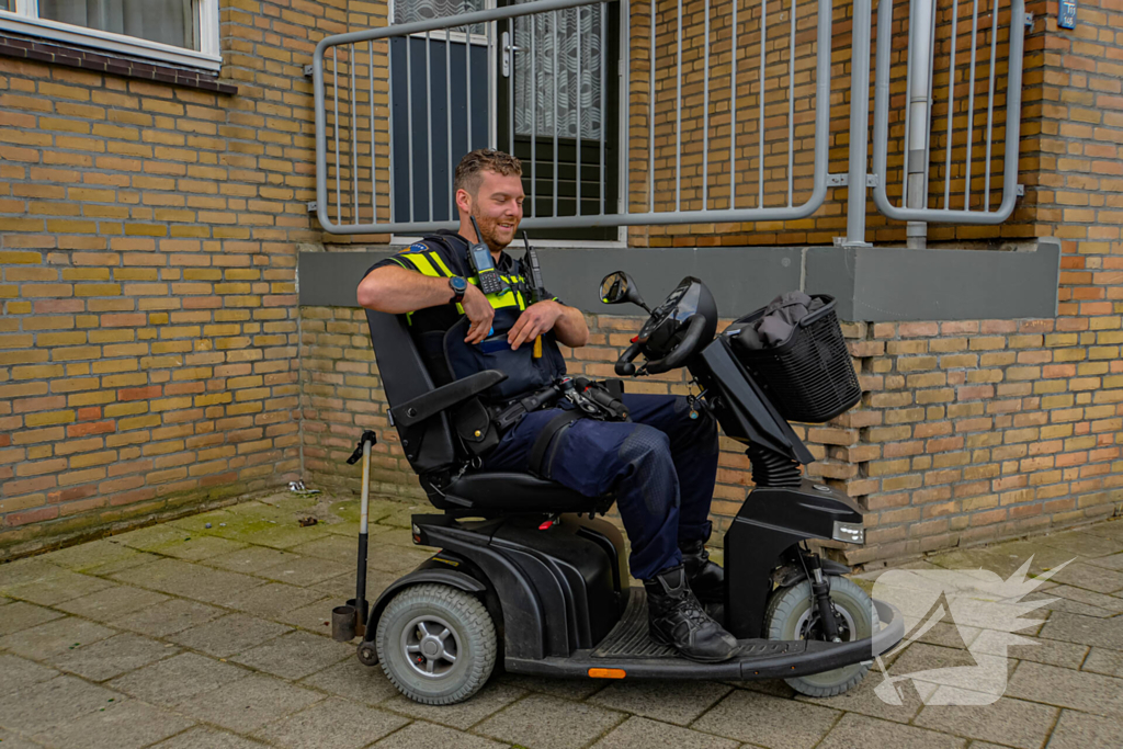 Persoon op fatbike rijdt door na aanrijden scootmobiel