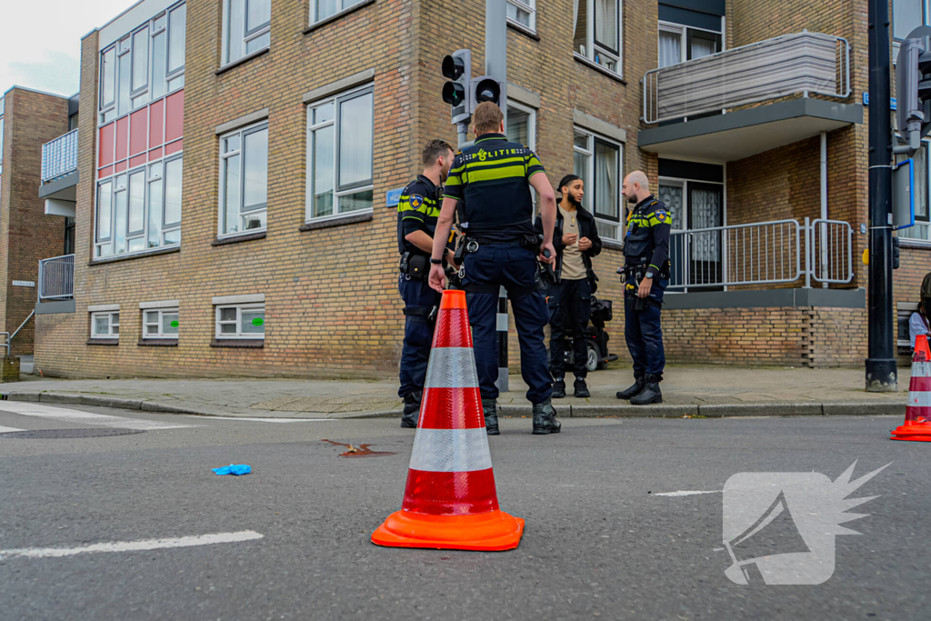 Persoon op fatbike rijdt door na aanrijden scootmobiel