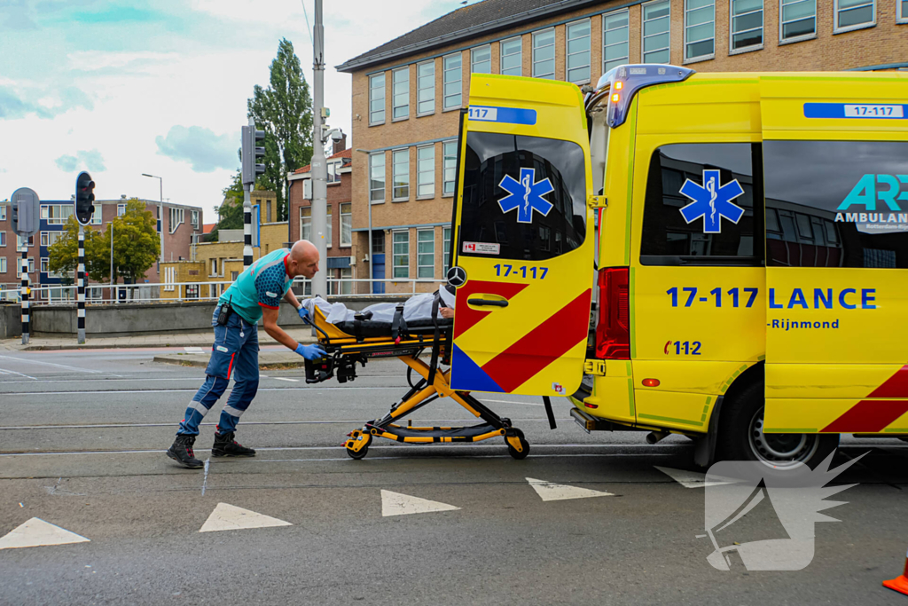 Persoon op fatbike rijdt door na aanrijden scootmobiel