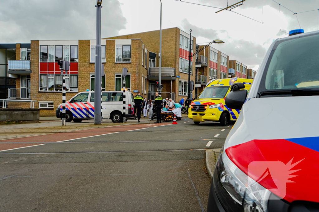 Persoon op fatbike rijdt door na aanrijden scootmobiel