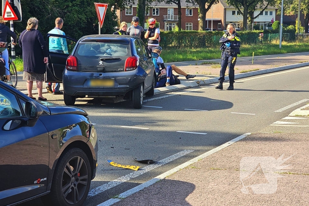 Persoon in scootmobiel gewond bij aanrijding met auto