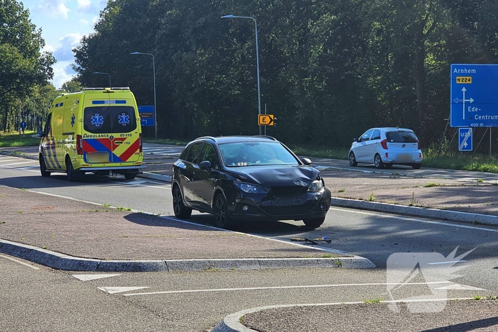 Persoon in scootmobiel gewond bij aanrijding met auto