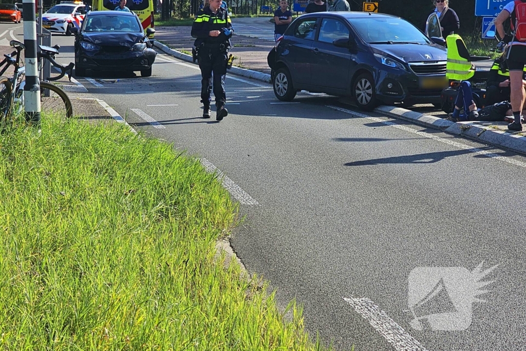 Persoon in scootmobiel gewond bij aanrijding met auto