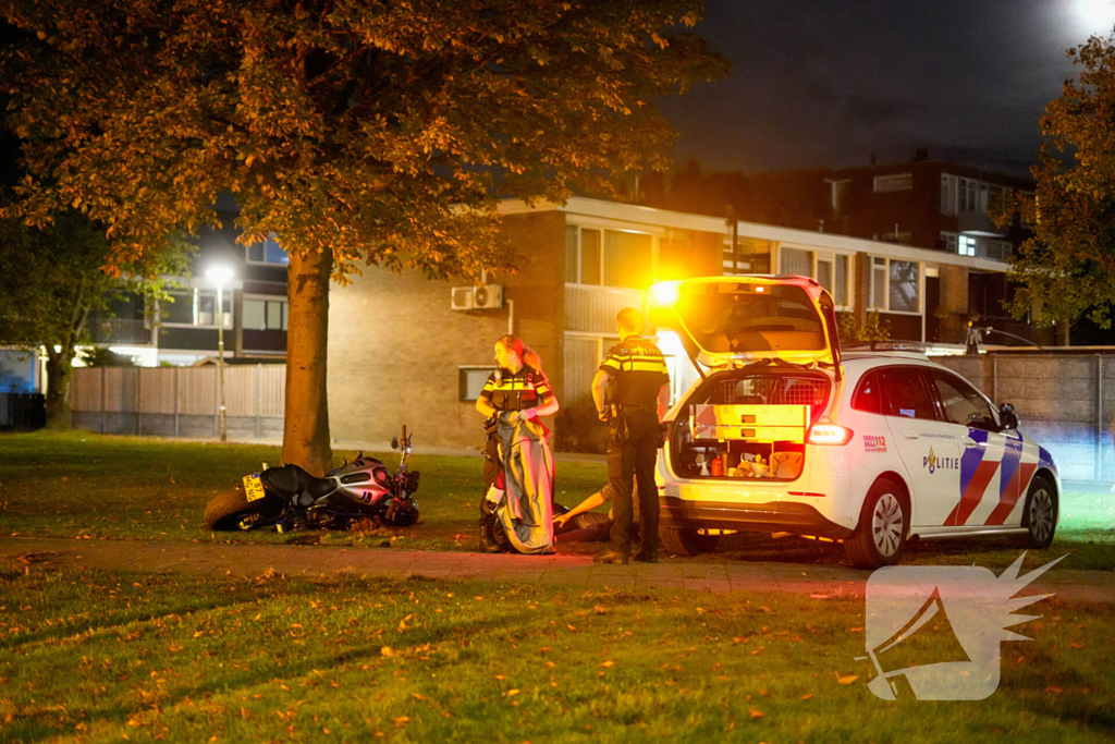 Achtervolging met motor eindigt in het gras