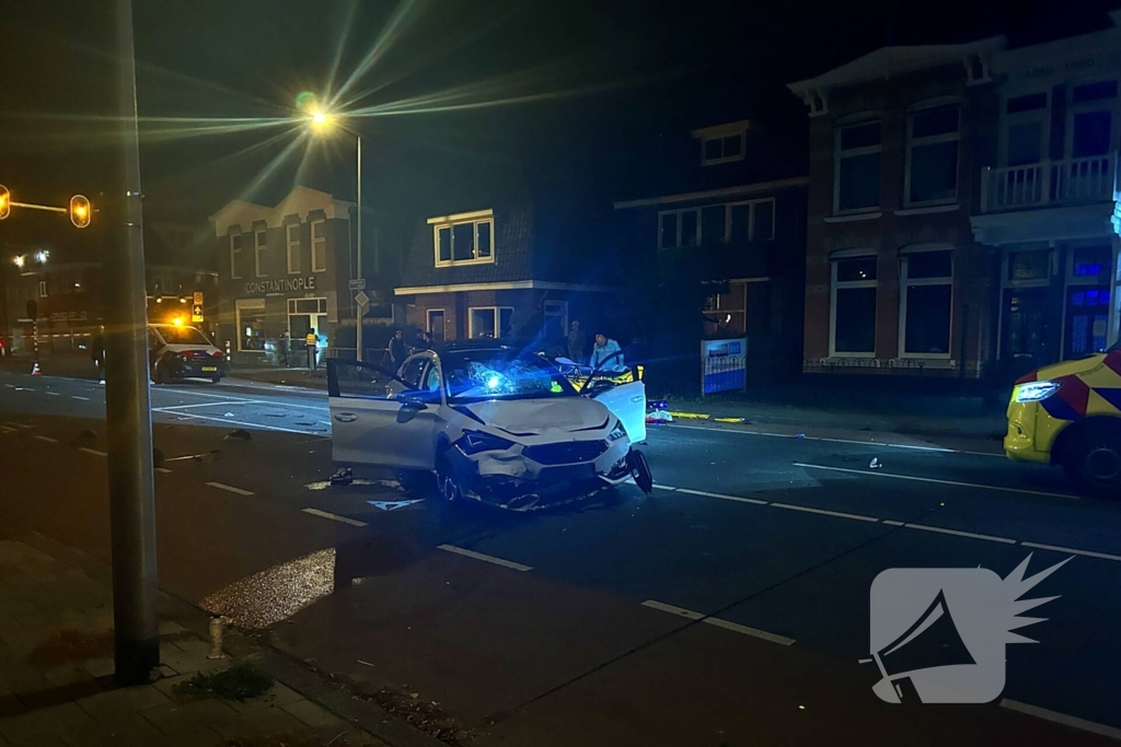 Scooterrijder gewond bij harde botsing met auto