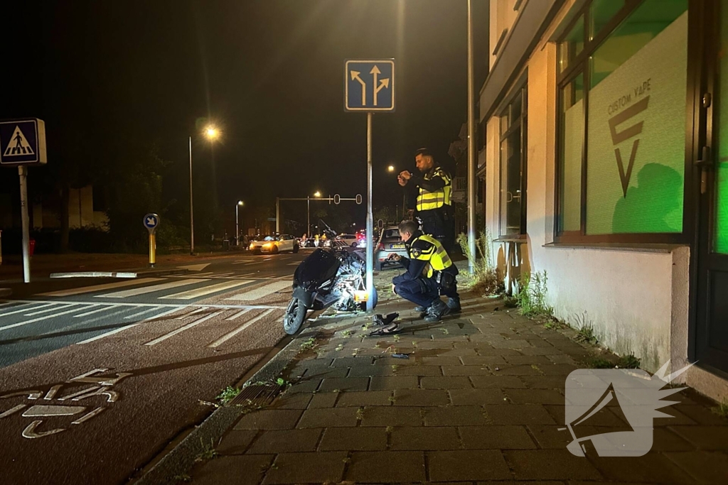 Scooterrijder gewond bij harde botsing met auto