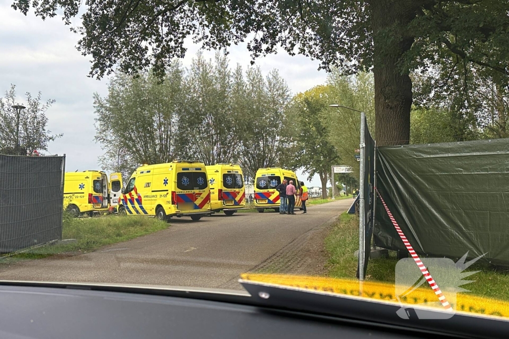 Motor rijdt publiek in, persoon van organisatie overleden