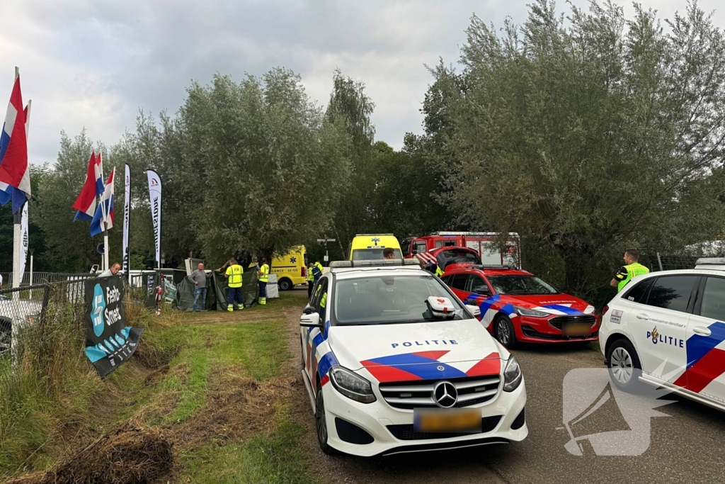 Motor rijdt publiek in, persoon van organisatie overleden