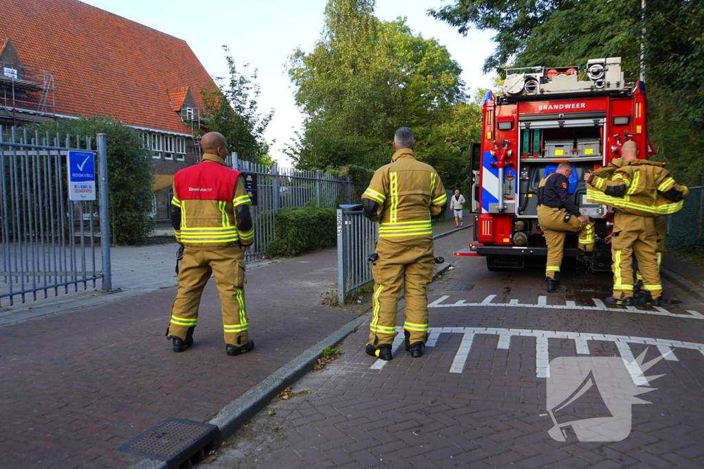 Brand bij school met emmers geblust door brandweer