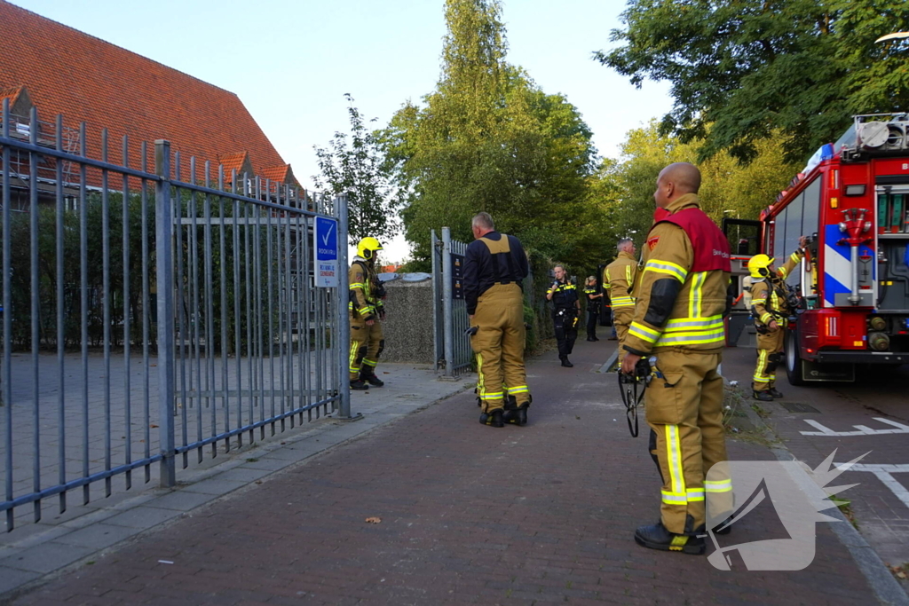 Brand bij school met emmers geblust door brandweer