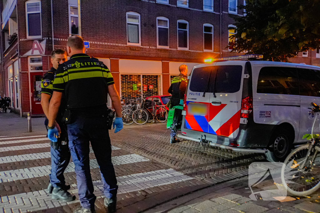 Maaltijdbezorger op fiets Aangereden door automobilist