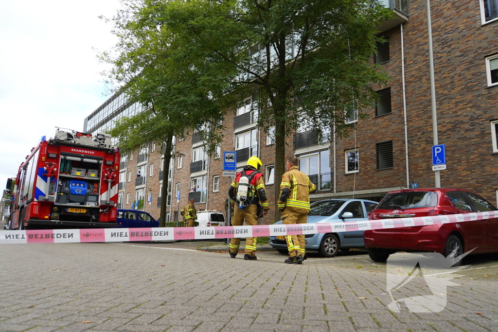 Brandweer zet extra middelen in bij brand in flat