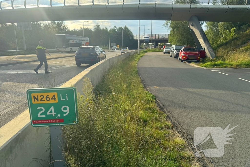 Auto's beschadigd bij kop-staartbotsing