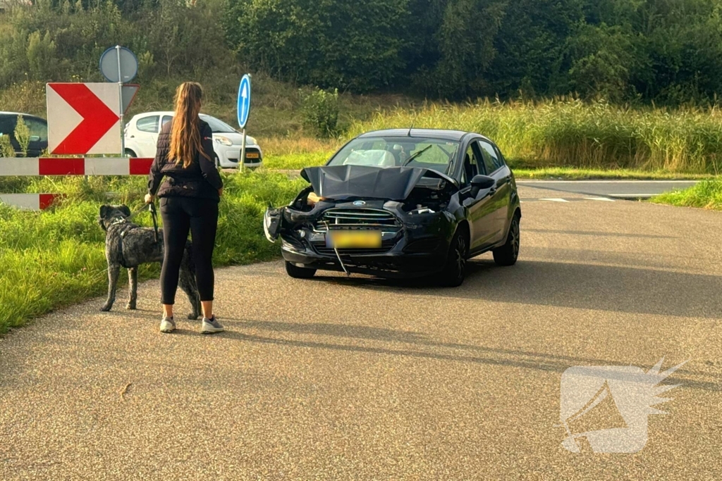 Auto's beschadigd bij kop-staartbotsing