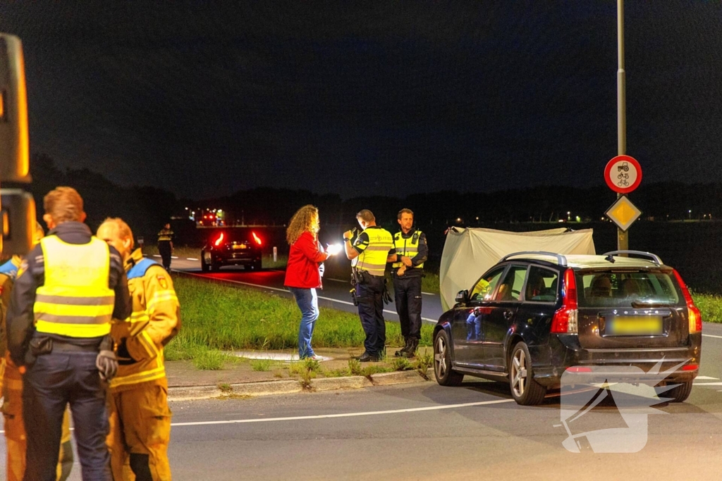 Fietser overlijd na botsing met auto