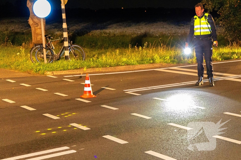 Fietser overlijd na botsing met auto