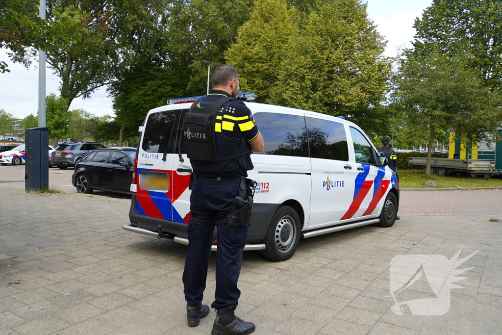 Politie onderzoekt vuurwapenmelding op School