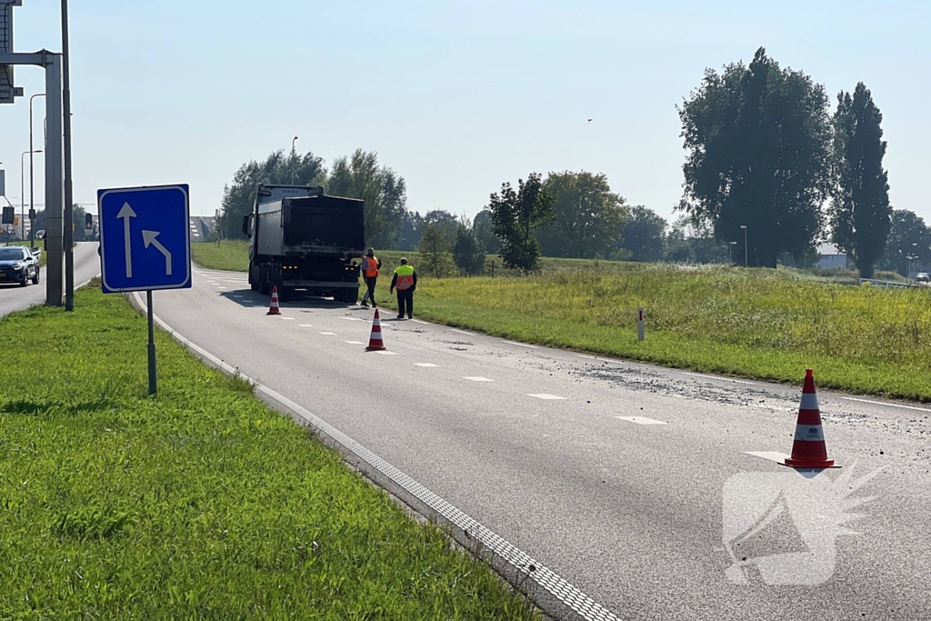 Verloren lading grind zorgt voor verkeersoverlast