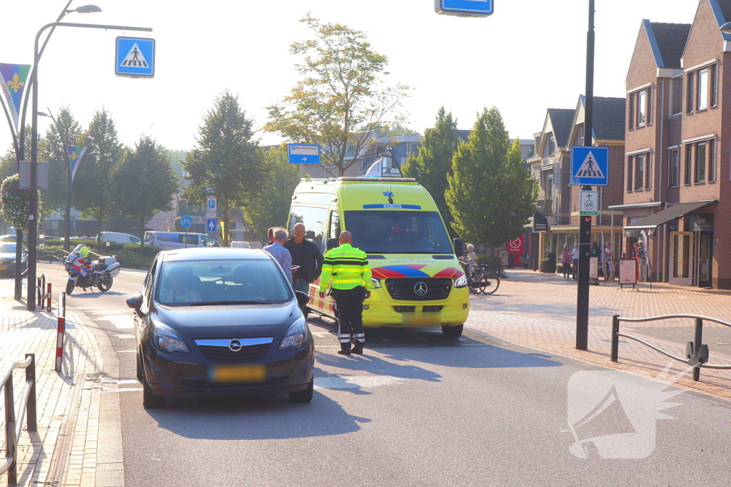 Voetganger aangereden op zebrapad