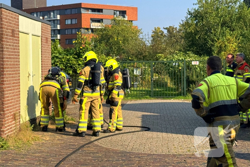 Brand in bijgebouw snel onder controle