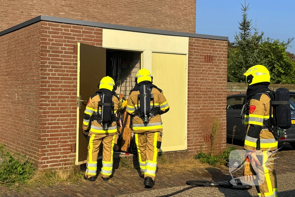 Brand in bijgebouw snel onder controle