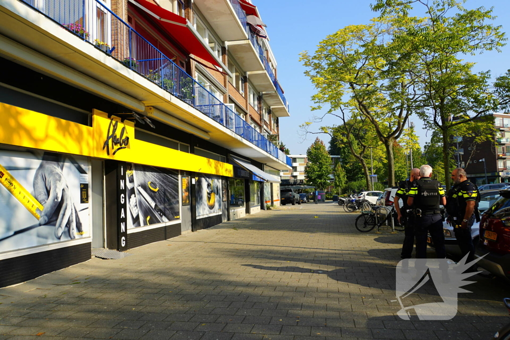 Gewapende overval op bouwmarkt: daders op scooters gevlucht