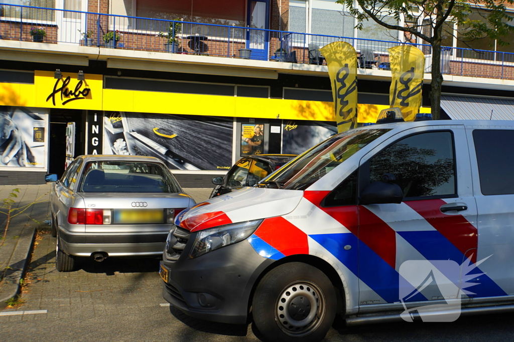 Gewapende overval op bouwmarkt: daders op scooters gevlucht