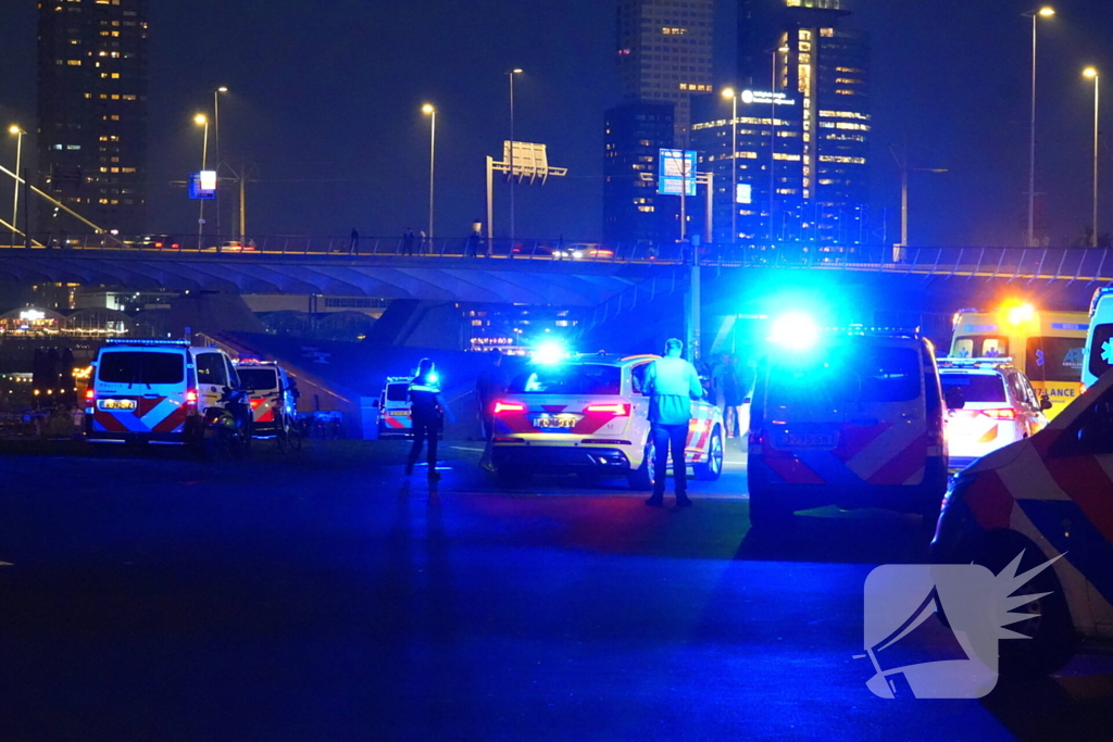 Dode en gewonde bij steekincident, verdachte gewond aangehouden