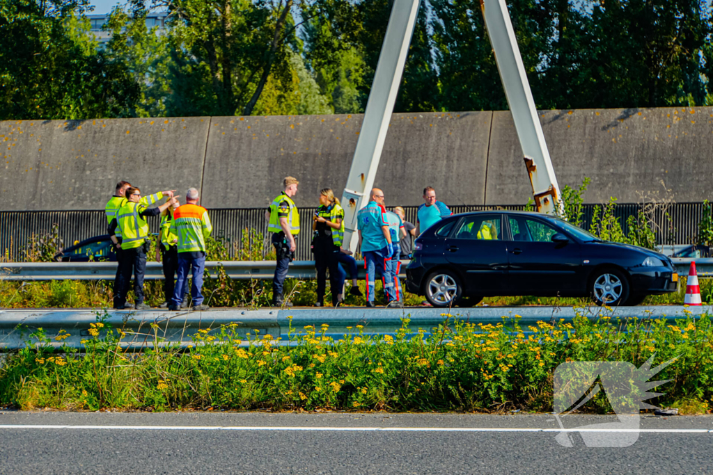 Gewonde na kop-staart aanrijding op snelweg