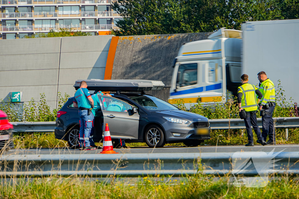 Gewonde na kop-staart aanrijding op snelweg