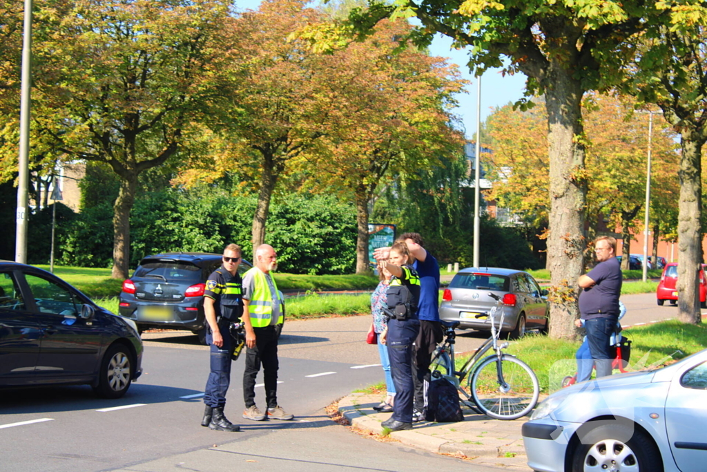 Fietser gewond bij botsing met auto