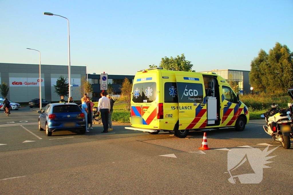 Fietster gewond bij botsing met auto, traumateam opgeroepen