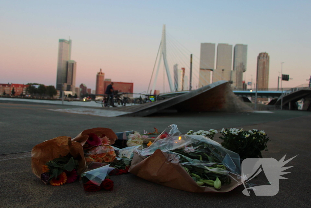 Bloemen bij plek dodelijke steekpartij