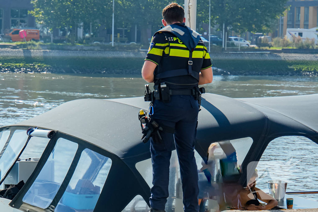 Koelvloeistoflekkage op motorblok pleziervaartuig