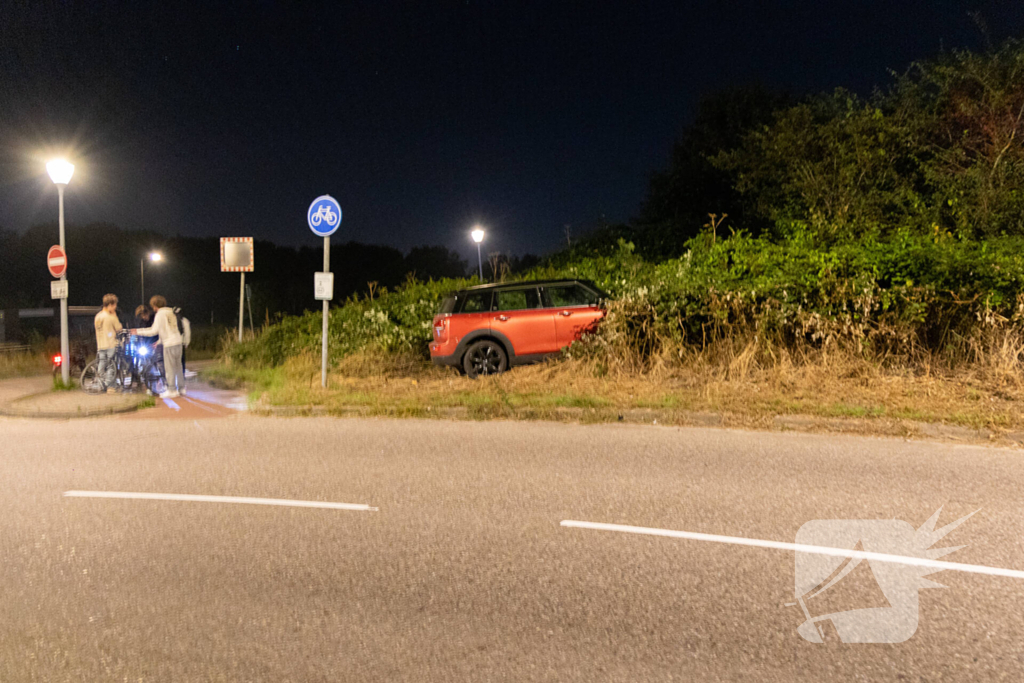 Minderjarige botst met personenauto tijdens joyride