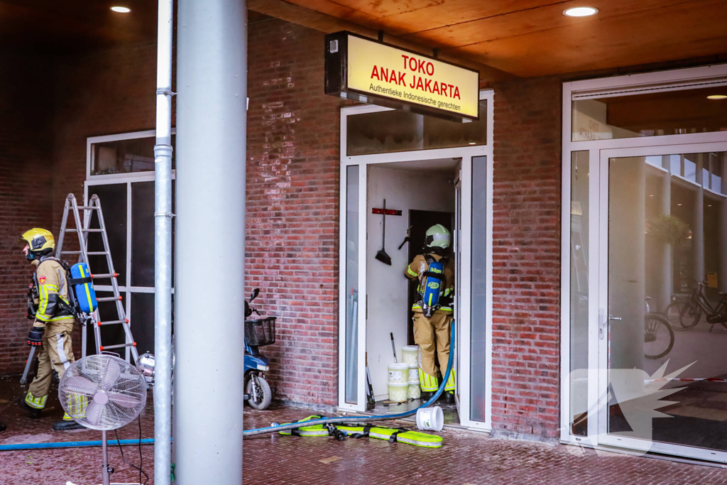 Veel rook bij brand in afhaalrestaurant