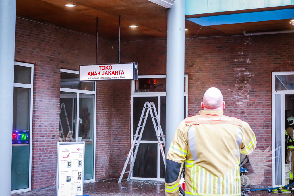 Veel rook bij brand in afhaalrestaurant