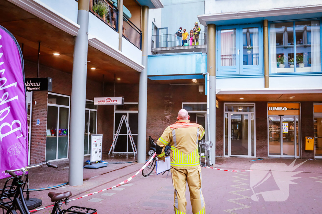 Veel rook bij brand in afhaalrestaurant