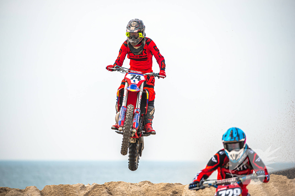 Duizenden toeschouwers bij 37e strandcross Vlissingen