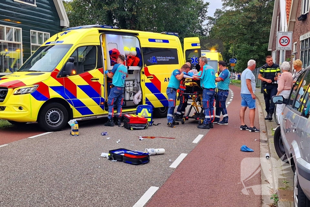 Fietser zwaargewond bij aanrijding met personenauto