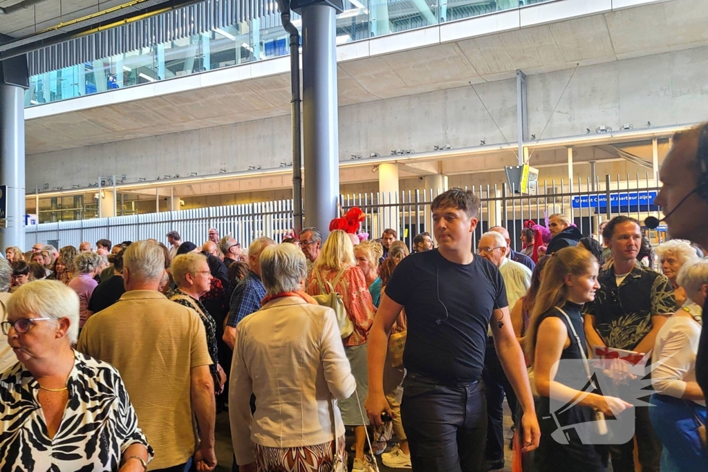 Evacuatie bij musical Moulin Rouge! met Carlo Boszhard na brandalarm