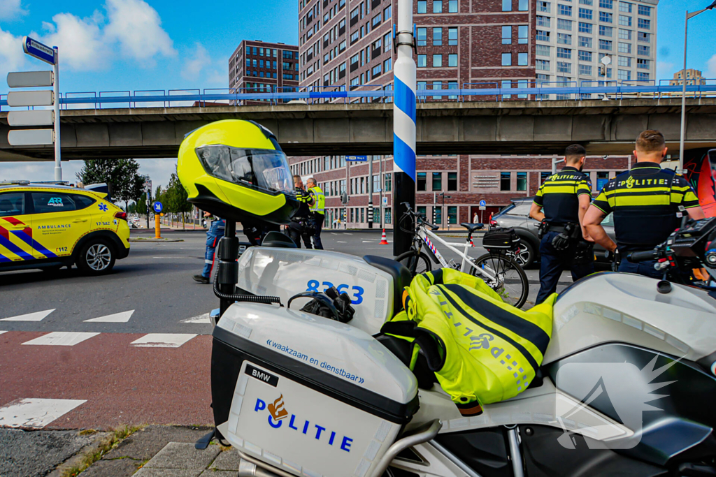 Veel schade na harde botsing op kruising