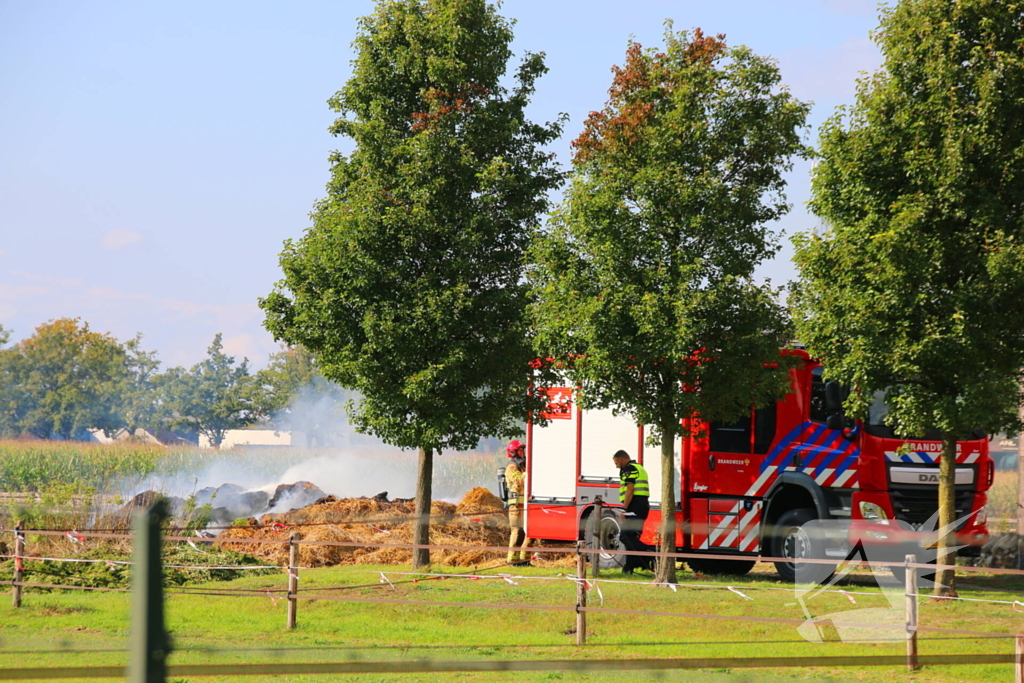 Smeulende mesthoop zorgt voor brandweeractie