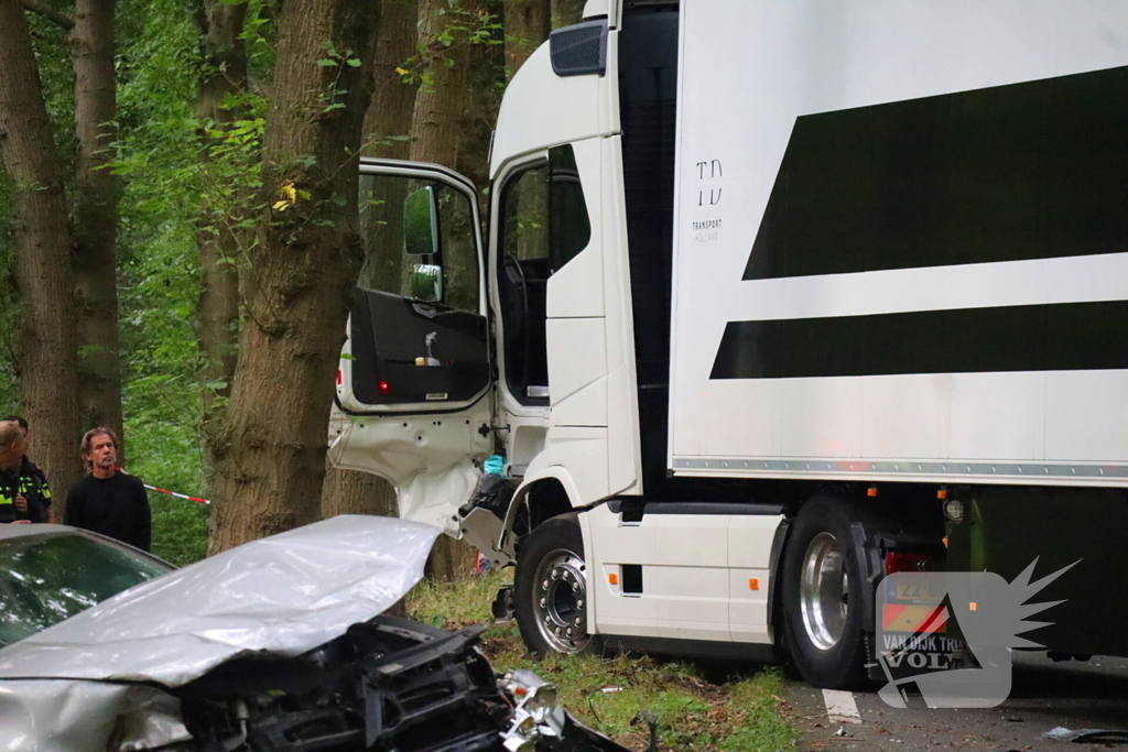 Ernstig ongeval tussen vrachtwagen en personenauto