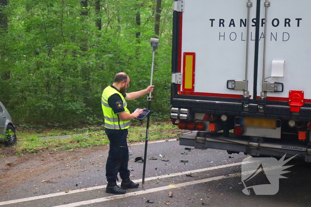 Ernstig ongeval tussen vrachtwagen en personenauto