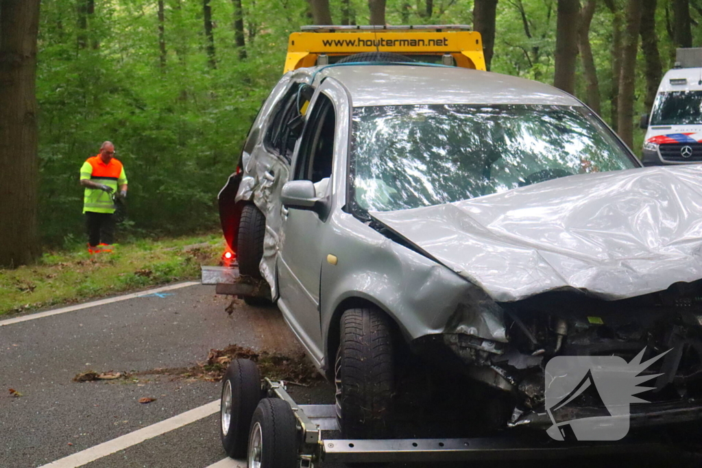 Ernstig ongeval tussen vrachtwagen en personenauto